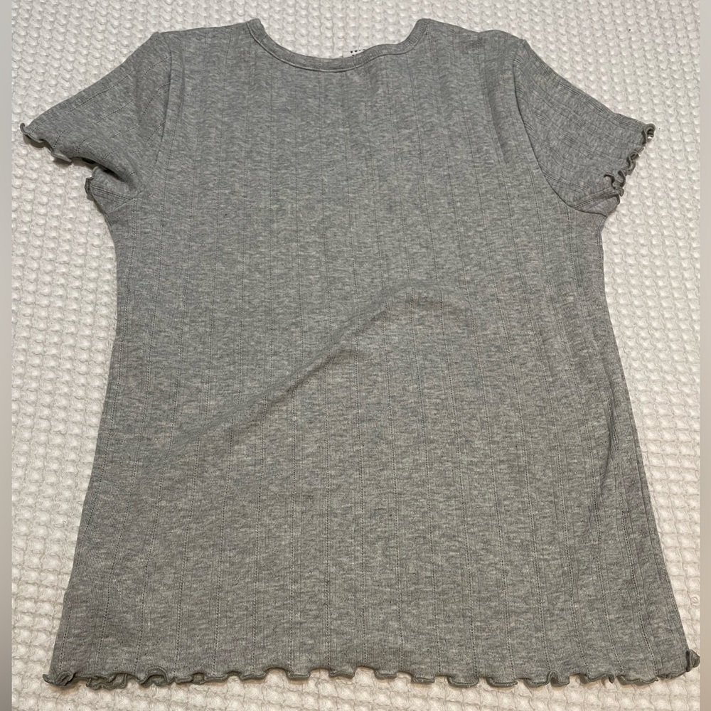 GAP - Gray Ruffle Hem Top - Picture 2 of 5